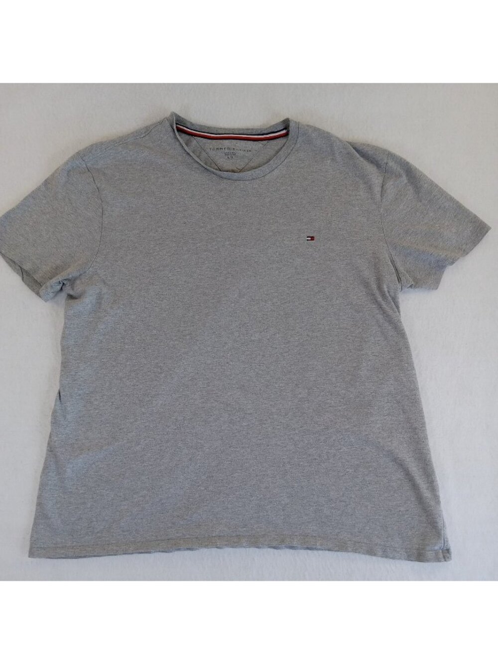 Tommy Hilfiger Men's Gray Short Sleeve Crew Neck T-Shirt Size L L/G Logo